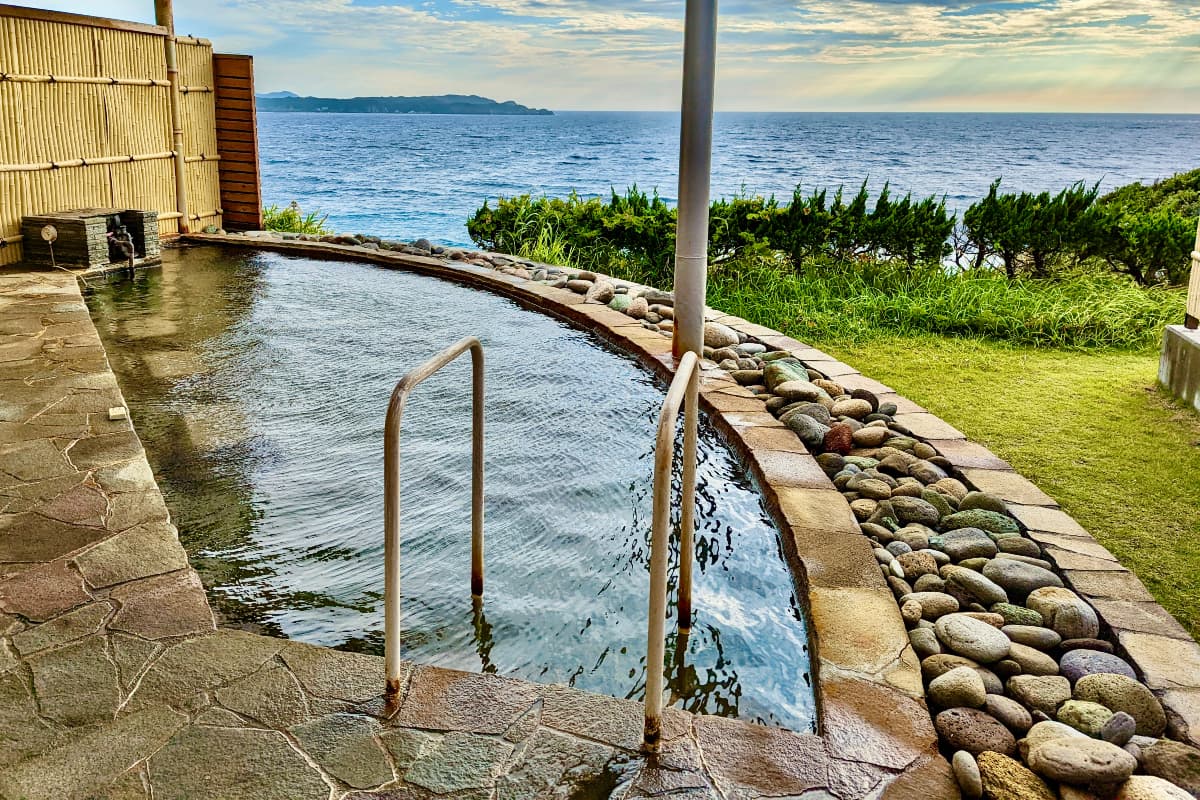 mamashita onsen, sand bath, open-air bath, hot spring, niijima, tokyo islands, izu islands, tokyo, japan