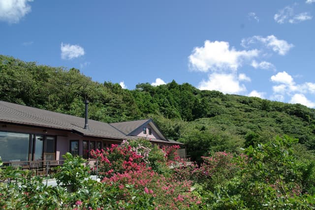 Mashio: A Petit Hotel on top of a hill with a Spectacular View
