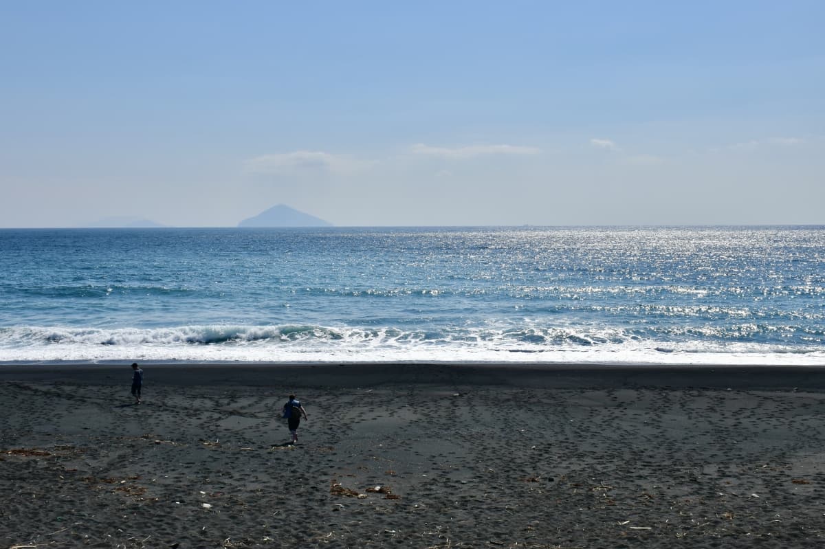 Sa-no-hama: The black long beach