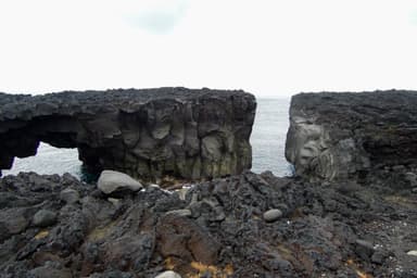 Megane-iwa Rock – The Best Sunset and Seasonal Diving Spot
