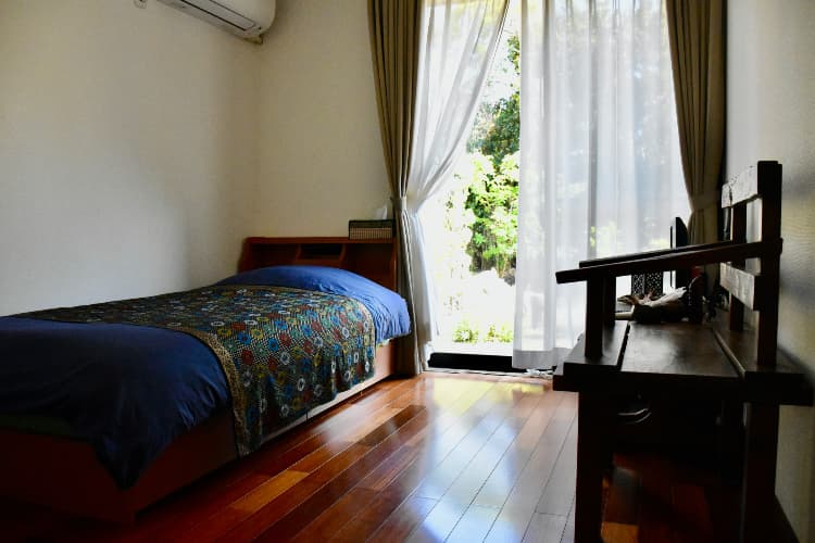 Hale Kai, Guest house, Oshima, izu Oshima, tokyo, japan, tokyo islands, izu islands, accommodation, cozy, guest room, bed