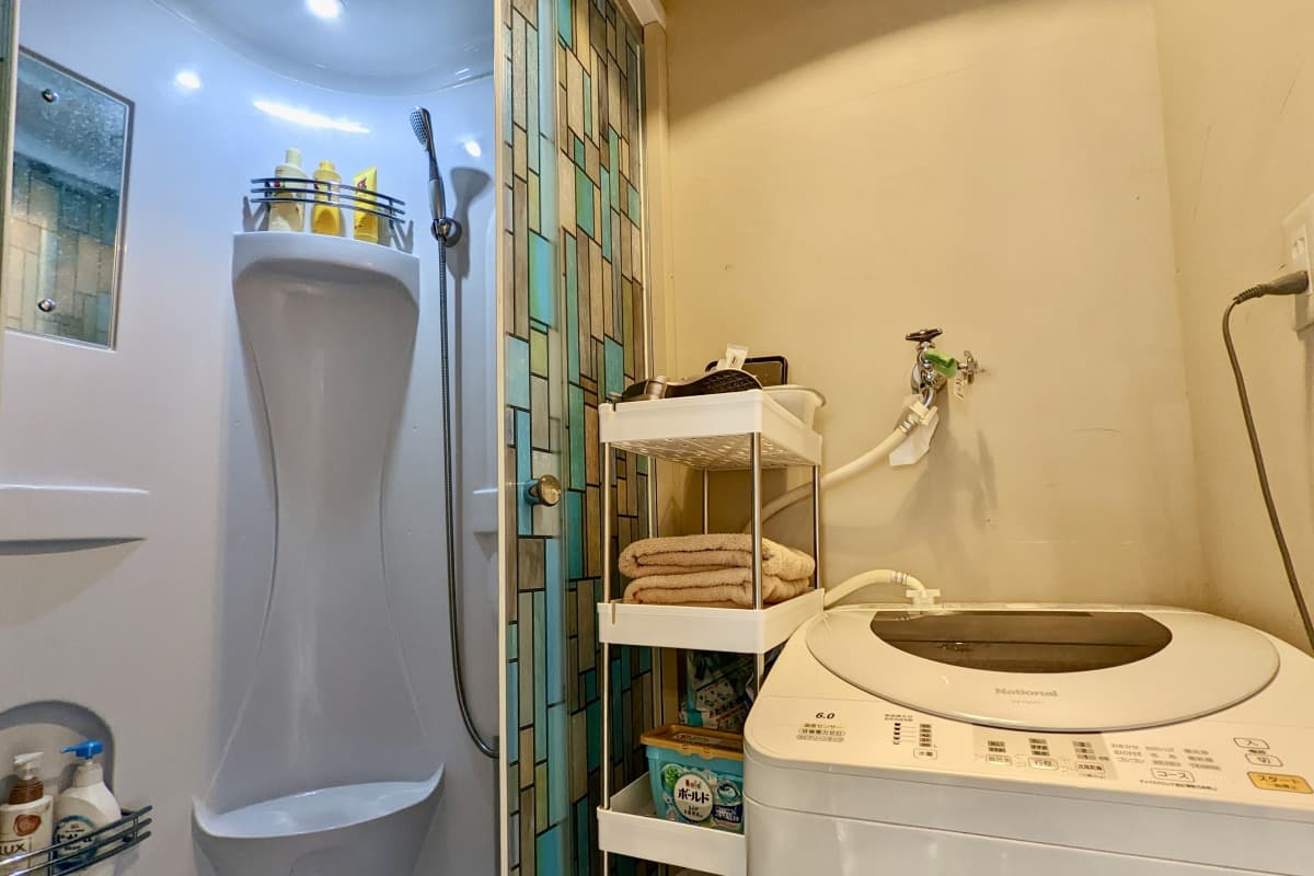 Motomachi Base, Private Rental House, Oshima Island, Tokyo Islands, Tokyo, Japan, Vacation rentals, shower room, laundry