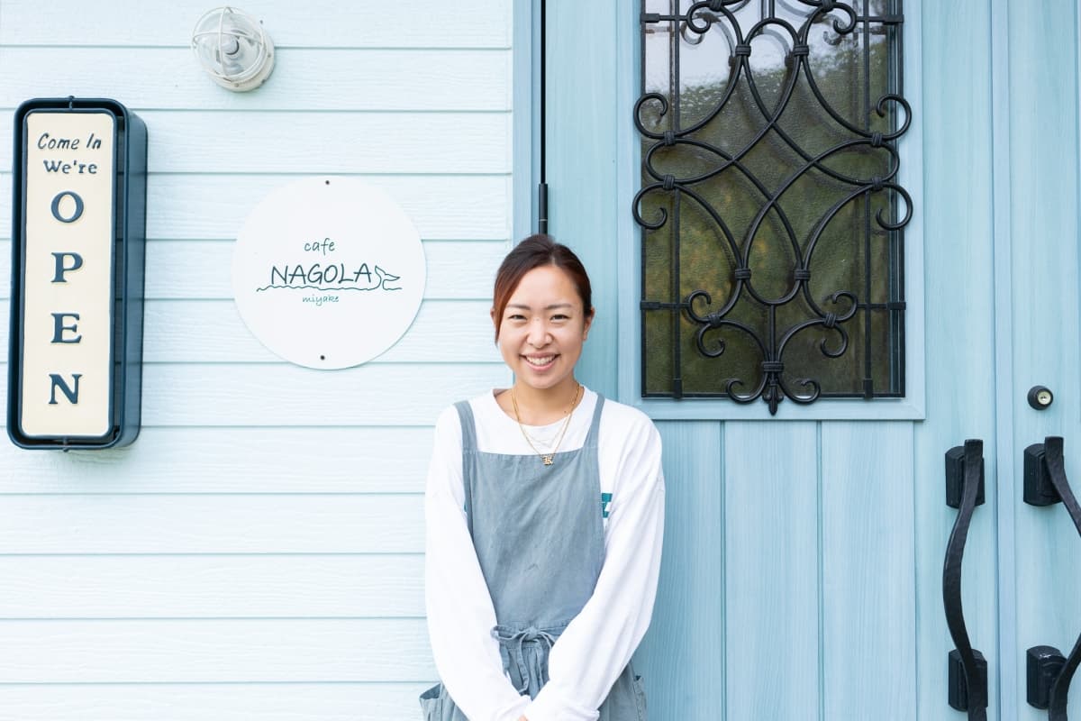 NAGOLA, miyakejima, cafe, light meals, coffee, tokyo islands, izu islands, Tokyo, japan, lunch, owner